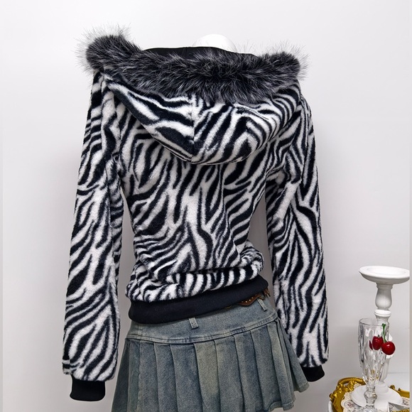 Zebra Print Faux Fur Hooded Jacket - Picture 4 of 8